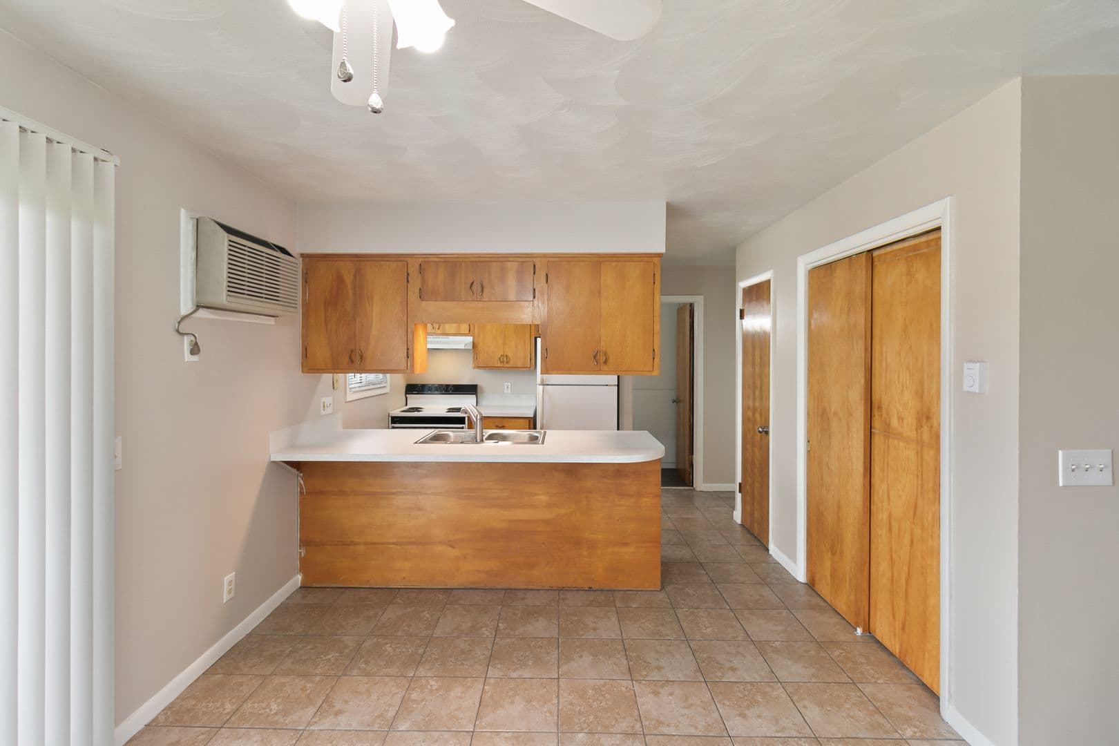 DeWitt Apartment: 13435 Dawn Dew Dr.