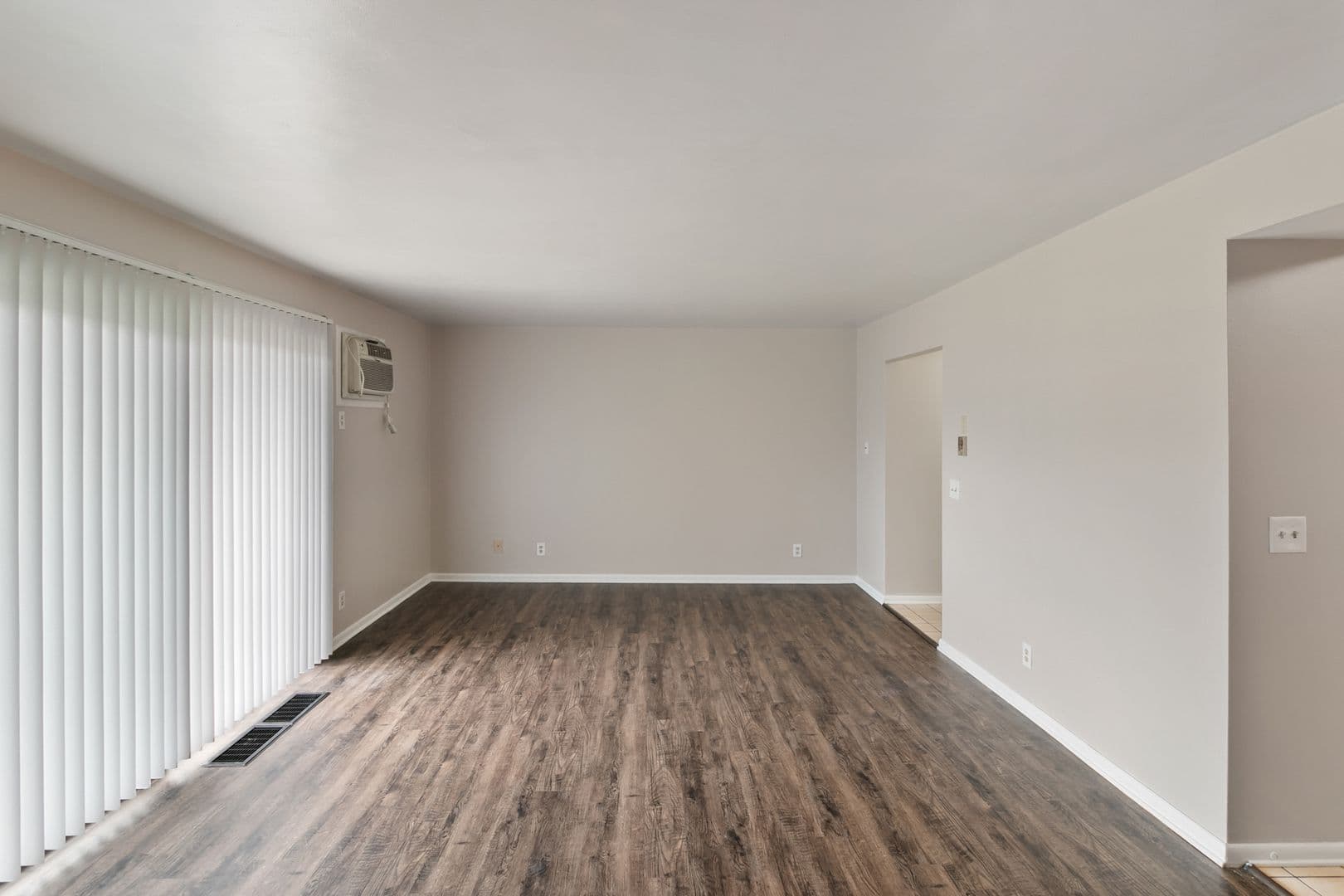 DeWitt Apartment: 13435 Dawn Dew Dr.