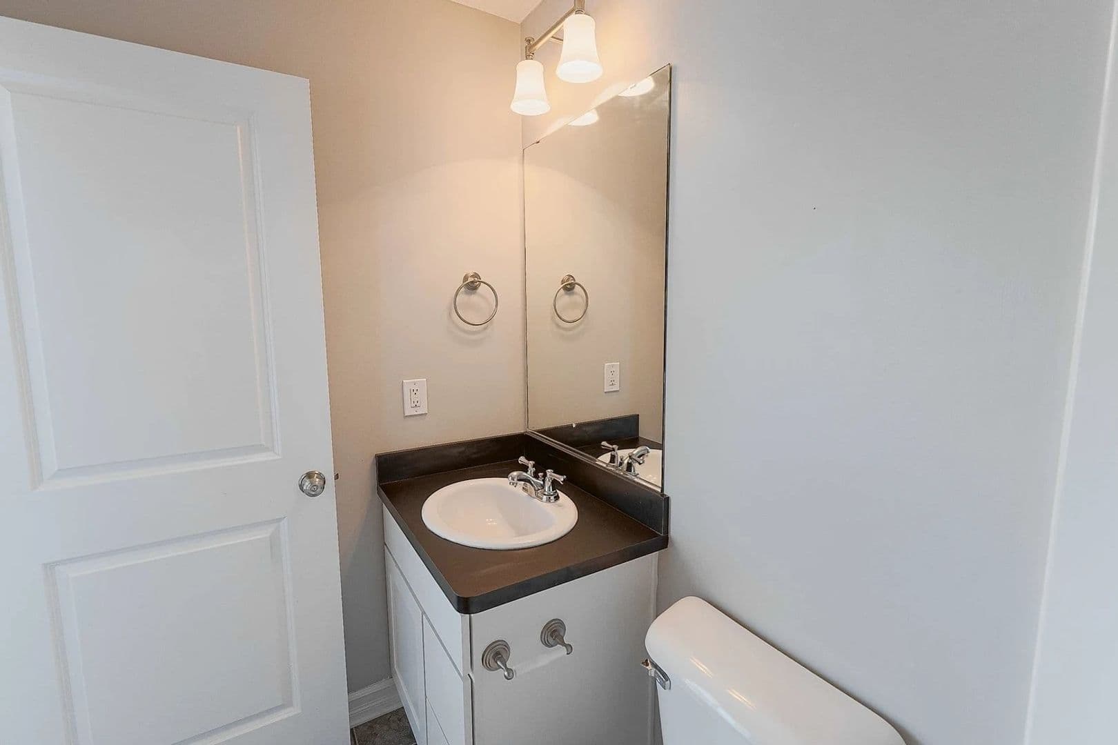 East Lansing Apartment: 3945 Hunsaker Drive