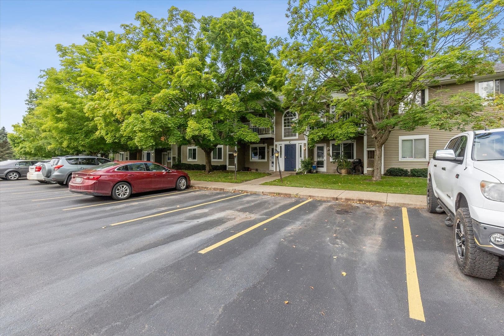 Augusta Apartment: 504 W Jefferson