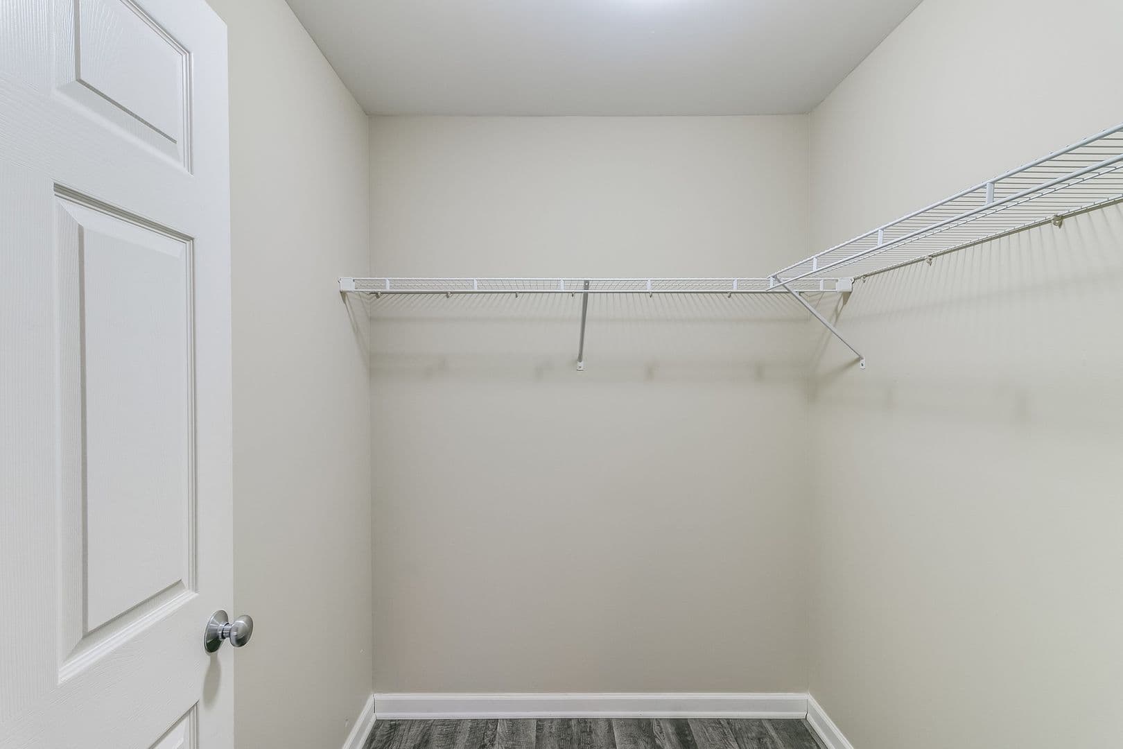 Lansing Apartment: 1306 E. Miller Road / 6114 Beechfield Dr