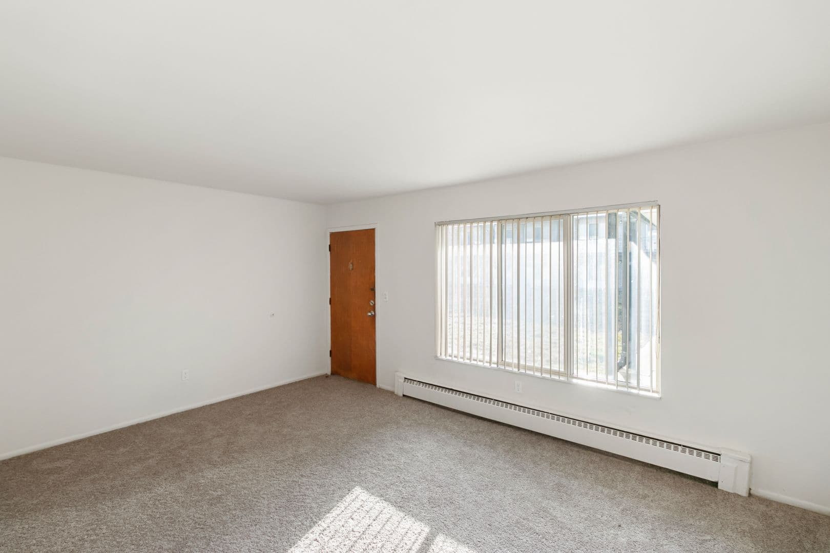 Roseville Apartment: 16435 E 12 Mile Rd