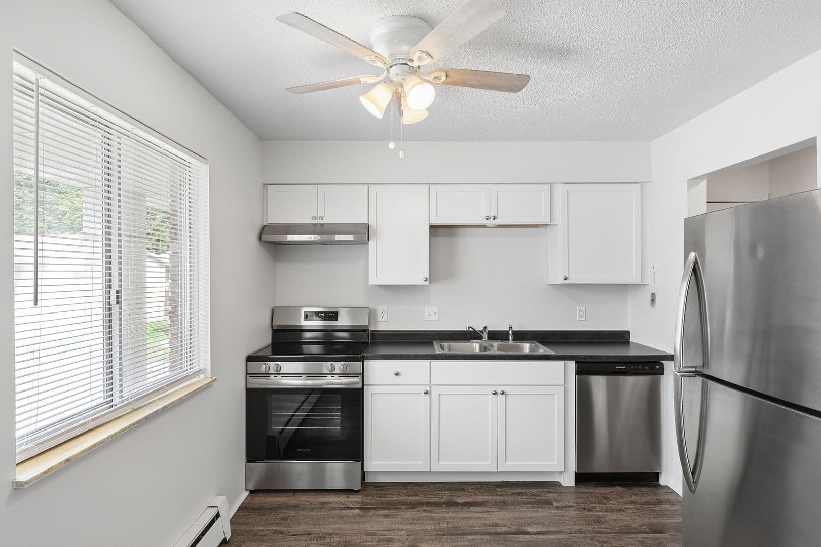 Durand Apartment: 312 N Oak Street