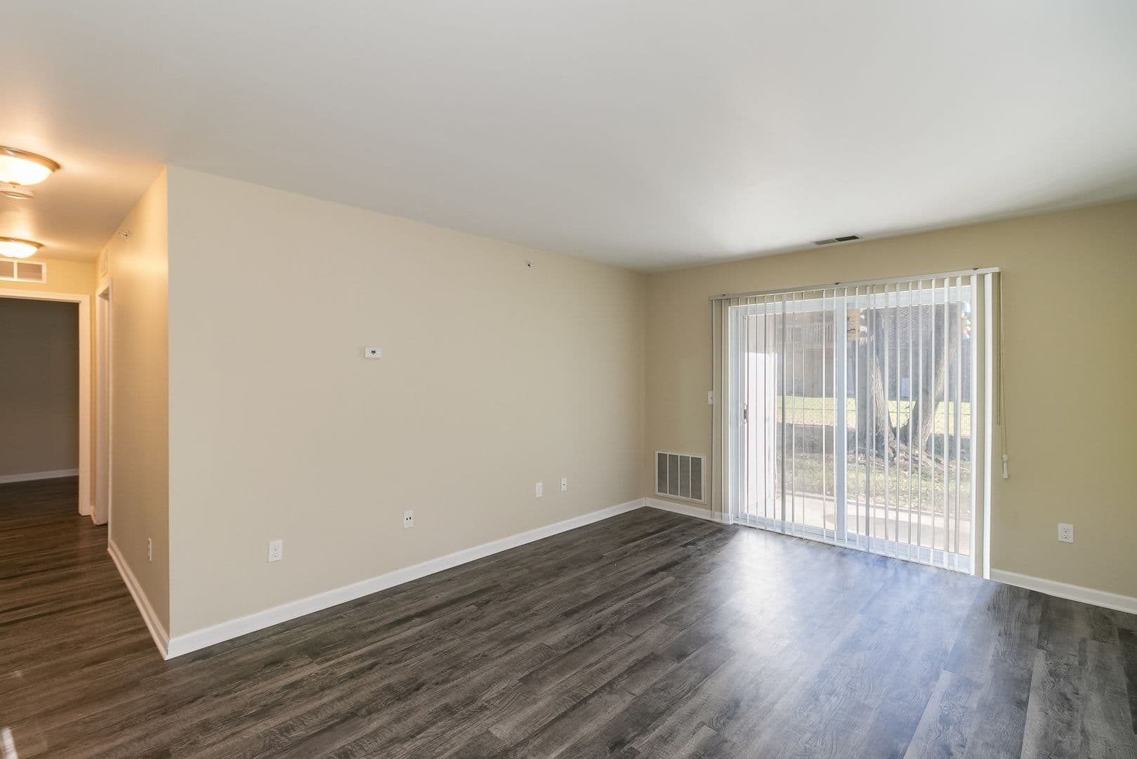 Lansing Apartment: 1306 E. Miller Road / 6114 Beechfield Dr