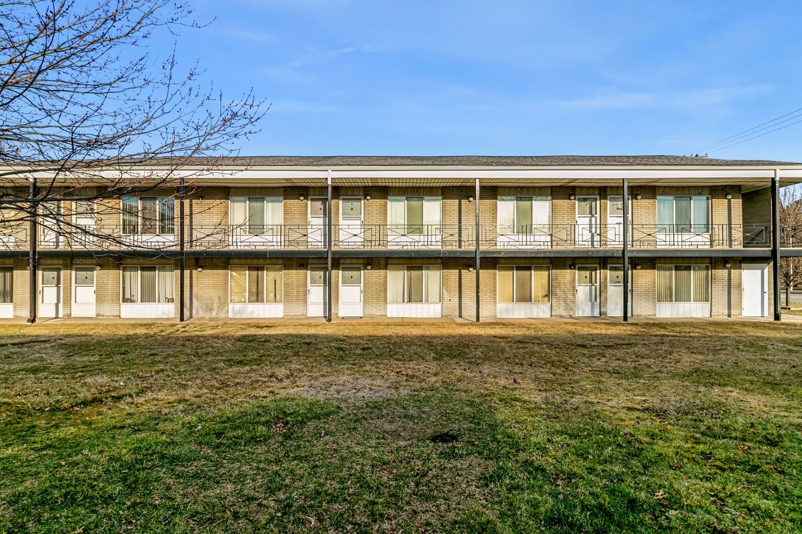 Roseville Apartment: 16435 E 12 Mile Rd
