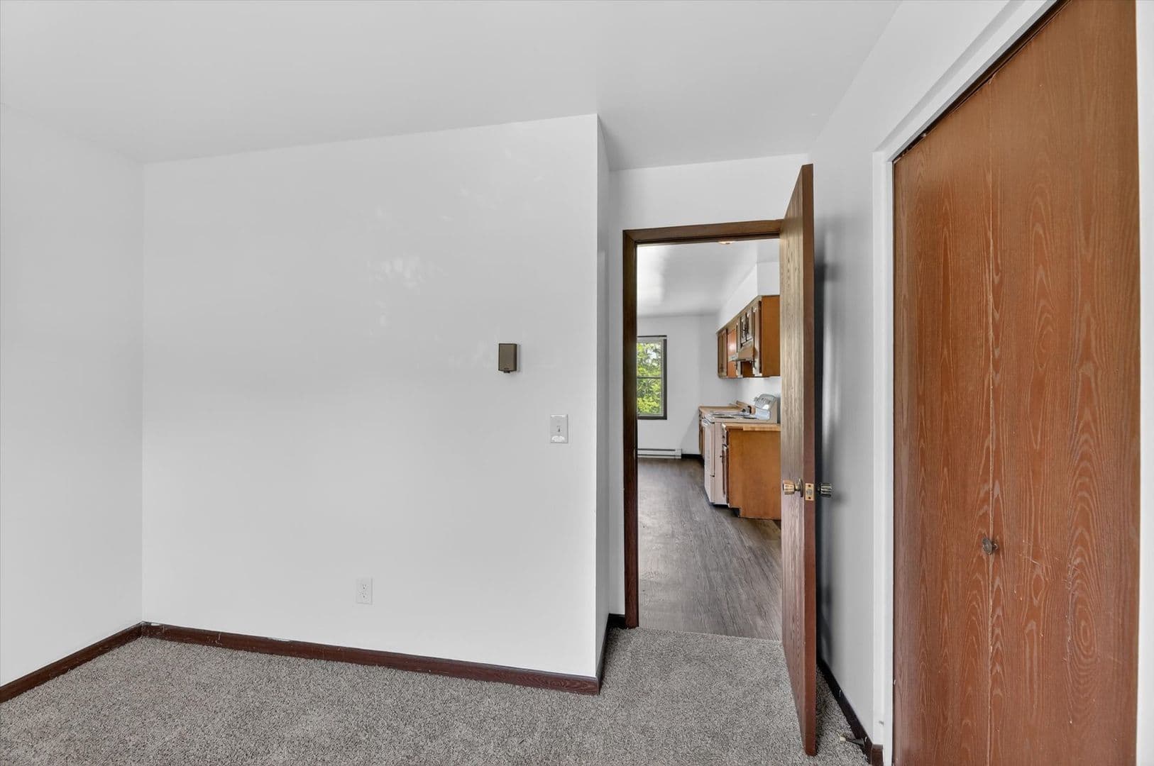 Vicksburg Apartment: 1424 E VW Avenue