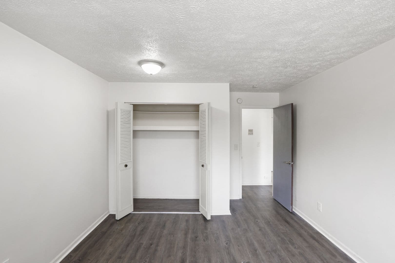 East Lansing Apartment: 1224 East Saginaw