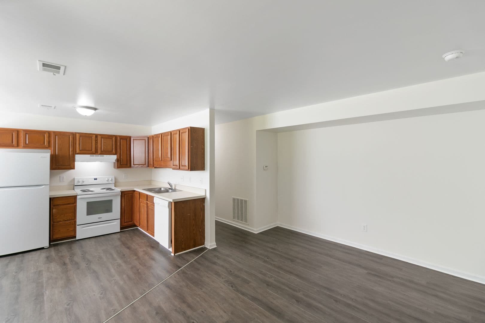 Linden Apartment: 13180 Ripley Street