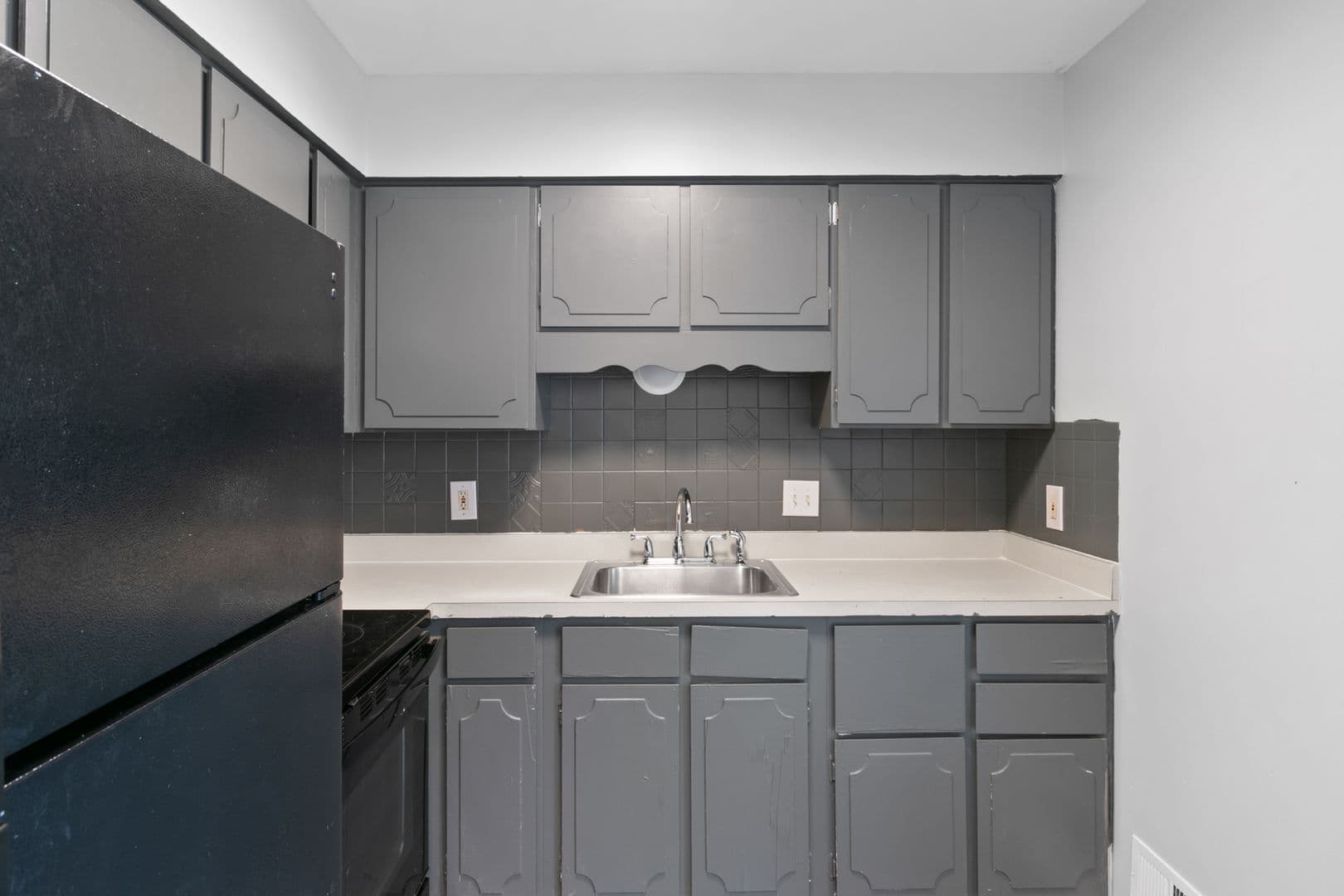 Lansing Apartment: 1815 Potomac Circle