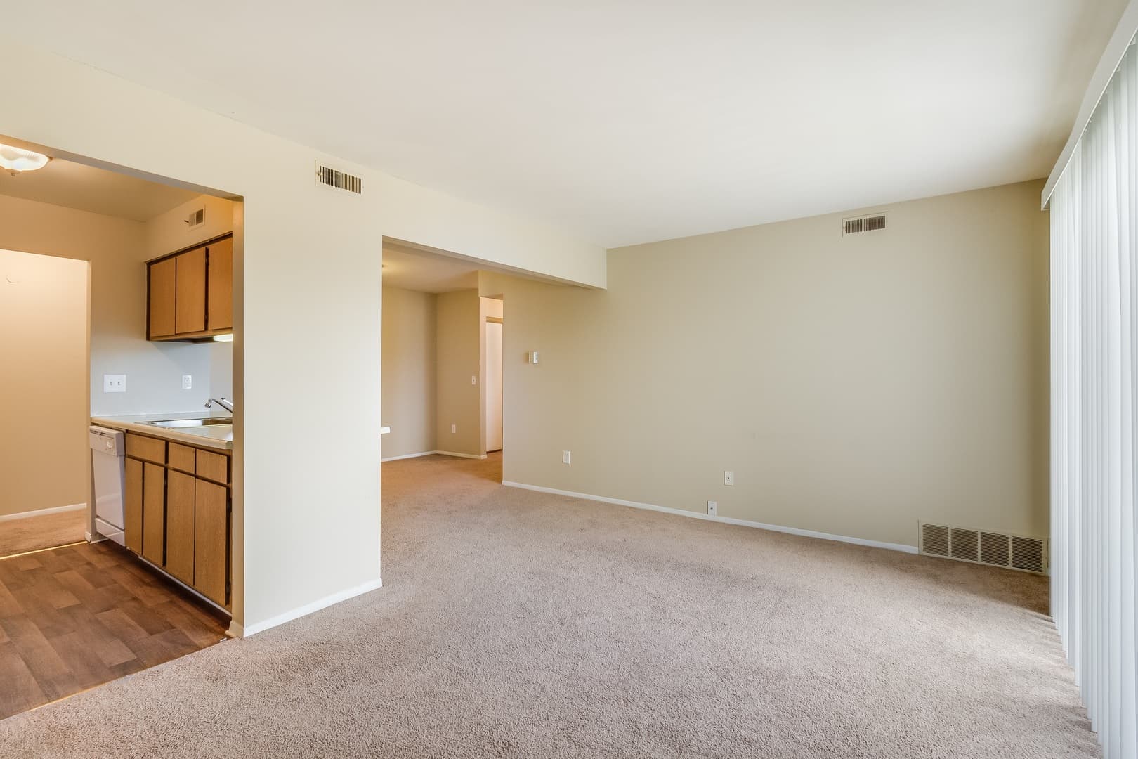 Lapeer Apartment: 55 Suzanne Drive