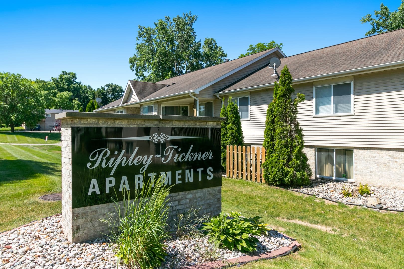 Linden Apartment: 13180 Ripley Street