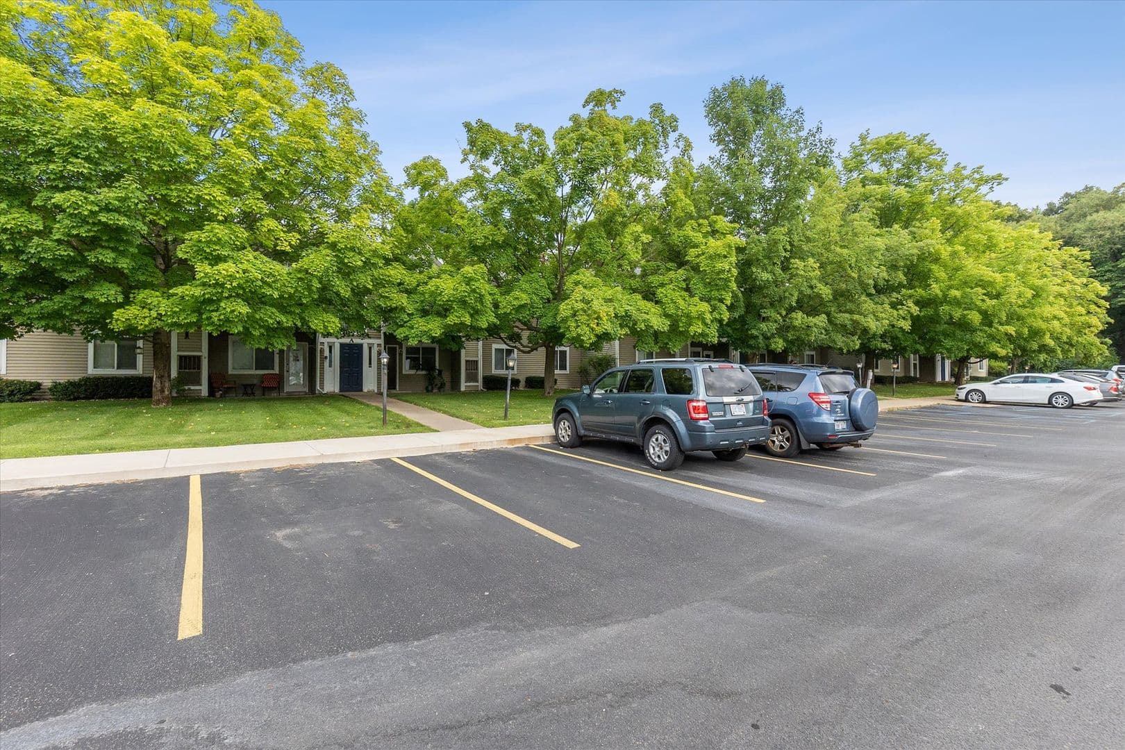 Augusta Apartment: 504 W Jefferson