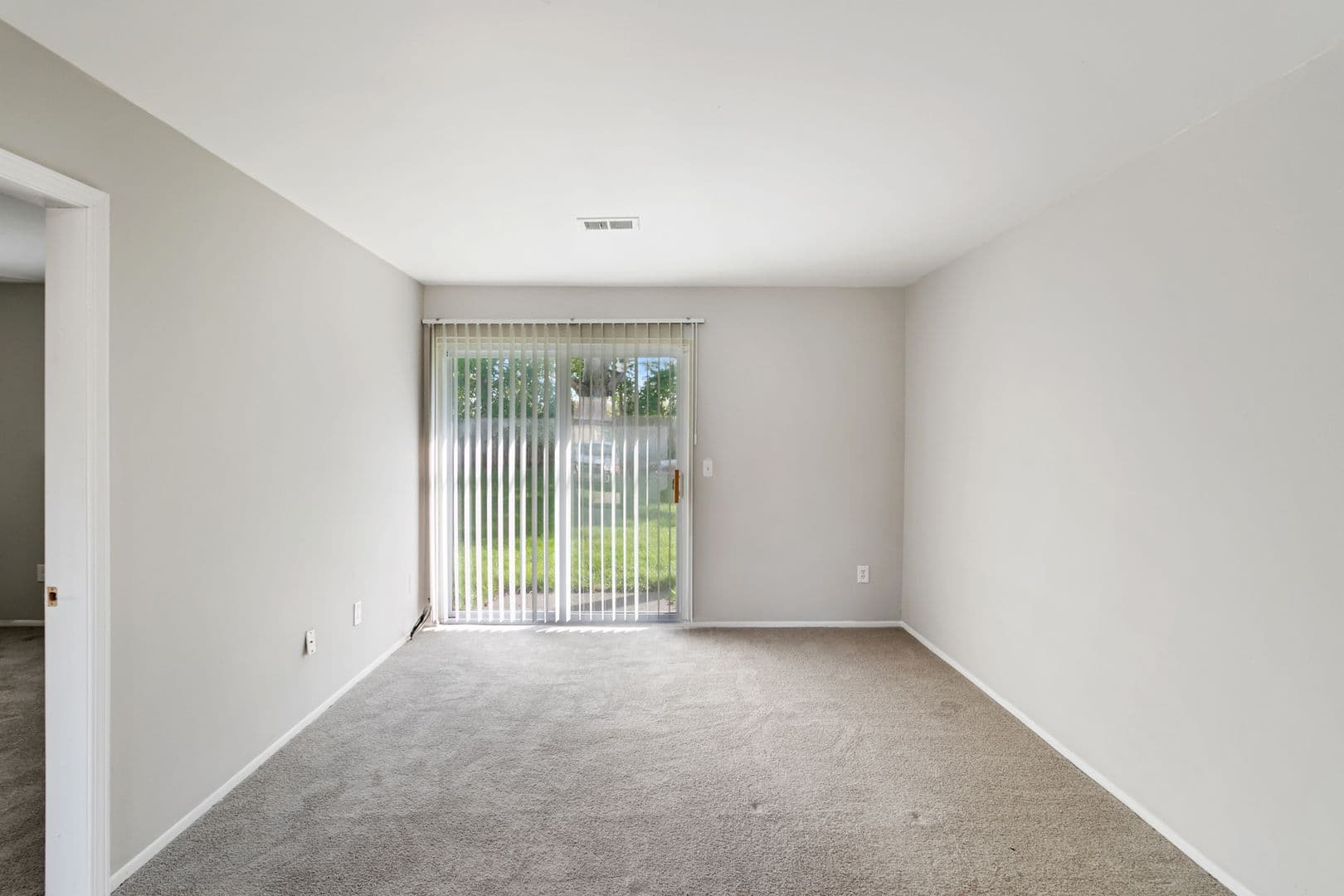 Waterford Apartment: 4144 Airport Rd