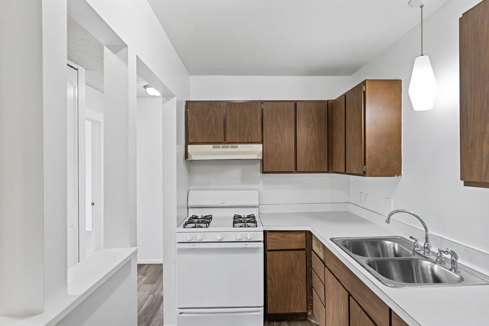 Albion Apartment: 210 S. Monroe Street