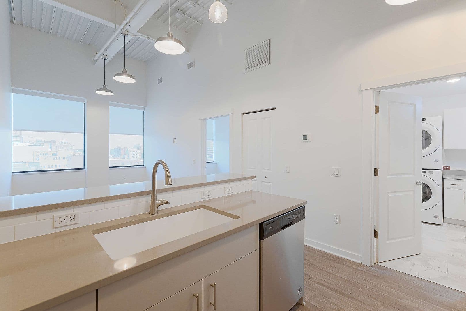 Lansing Apartment: 501 S  Capitol Avenue