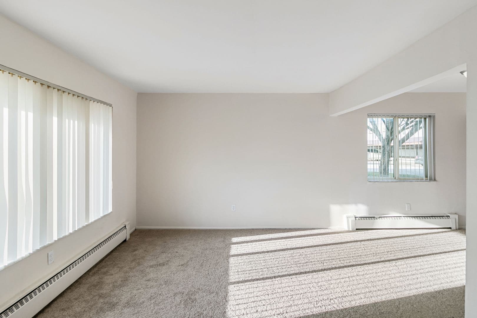 Roseville Apartment: 16435 E 12 Mile Rd