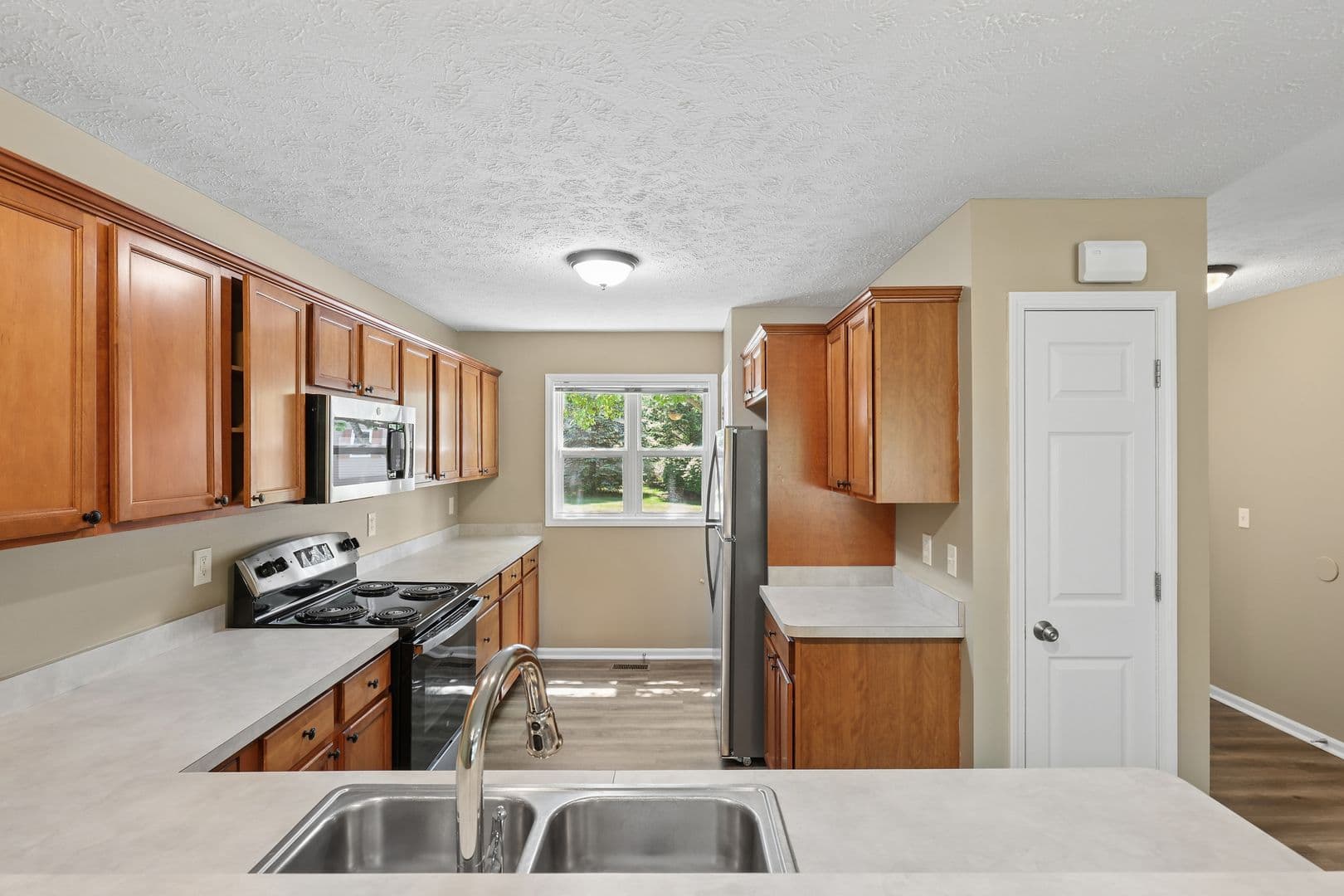 DeWitt Apartment: 270 Brunswick Drive