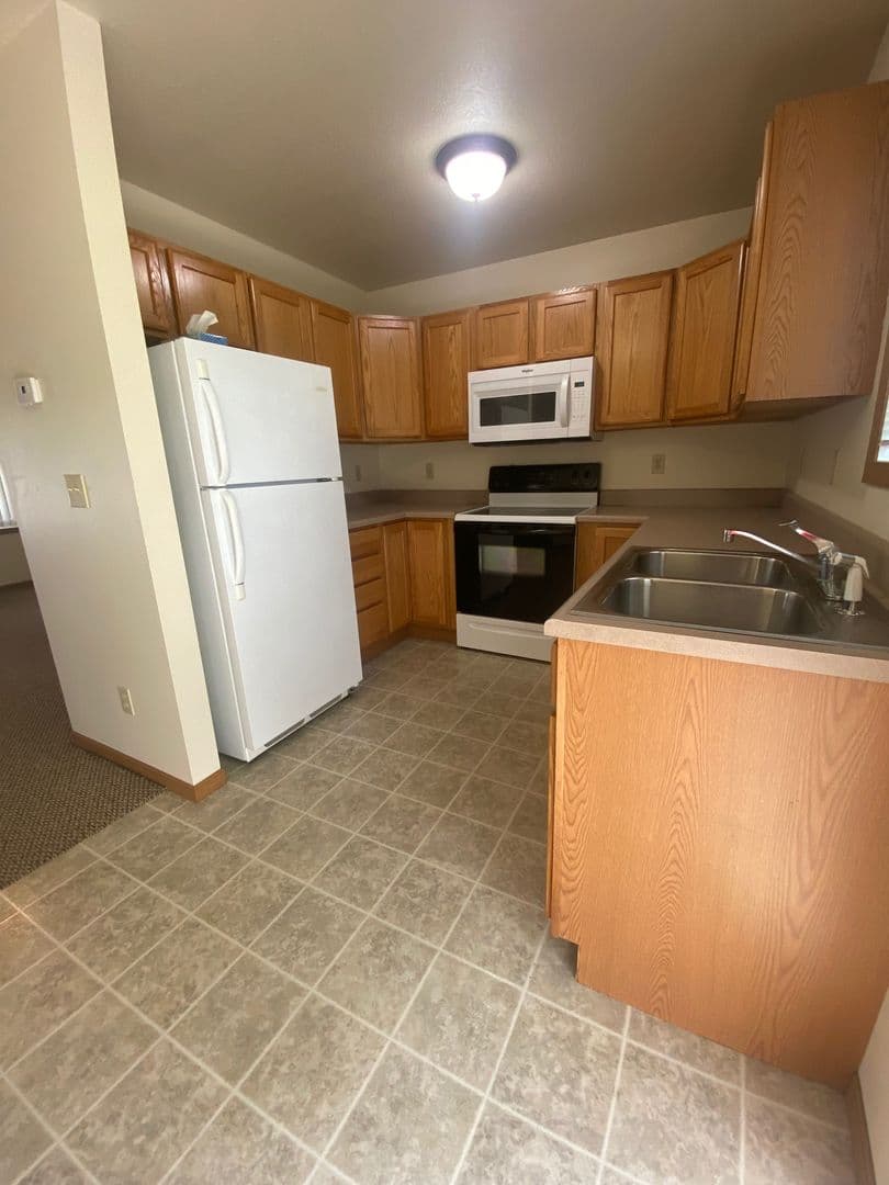 Coldwater Apartment: 4 Burns Park Drive