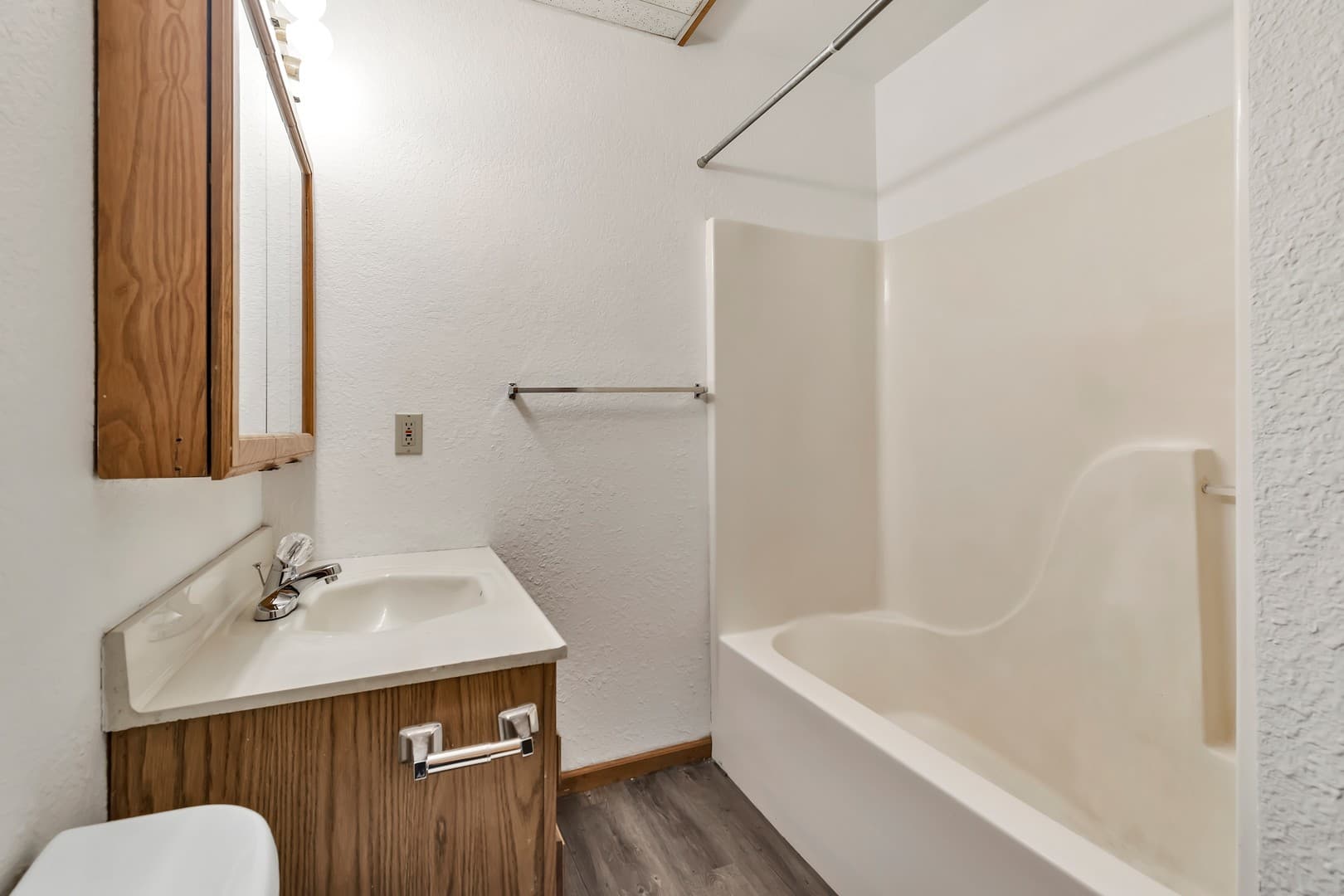 Olivet Apartment: 350 Church Street