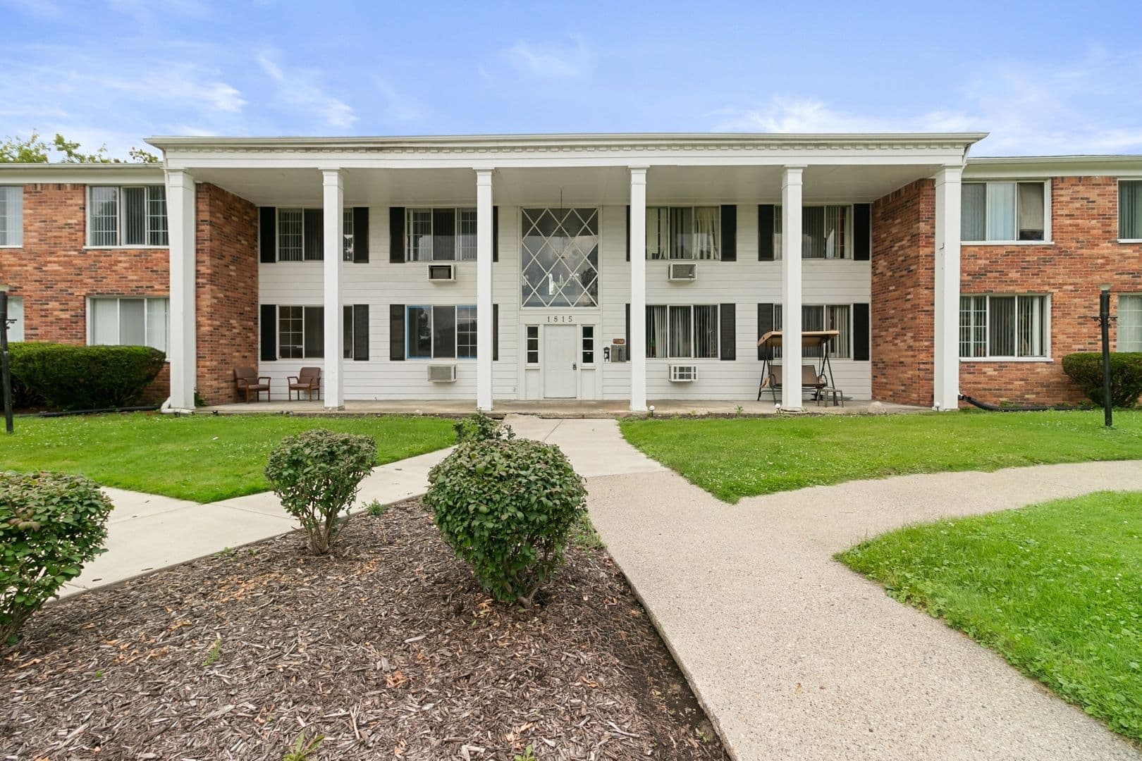 Lansing Apartment: 1815 Potomac Circle