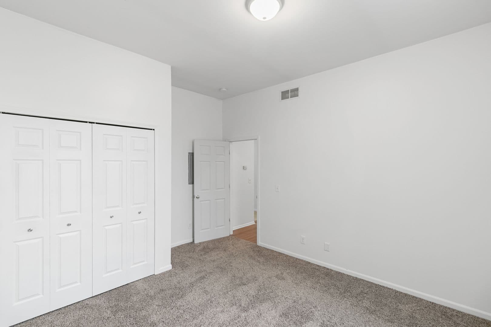 Ypsilanti Apartment: 533 - 537 West Cross Street
