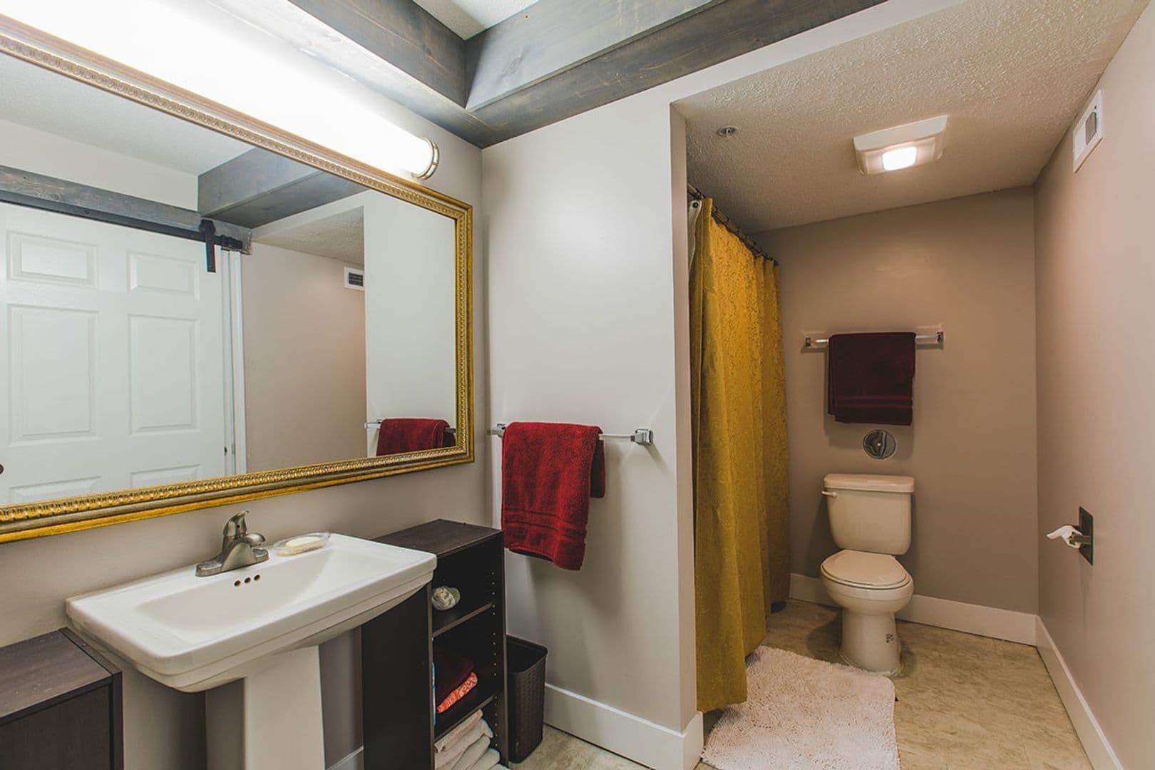 East Lansing Apartment: 1600 East Grand River Avenue