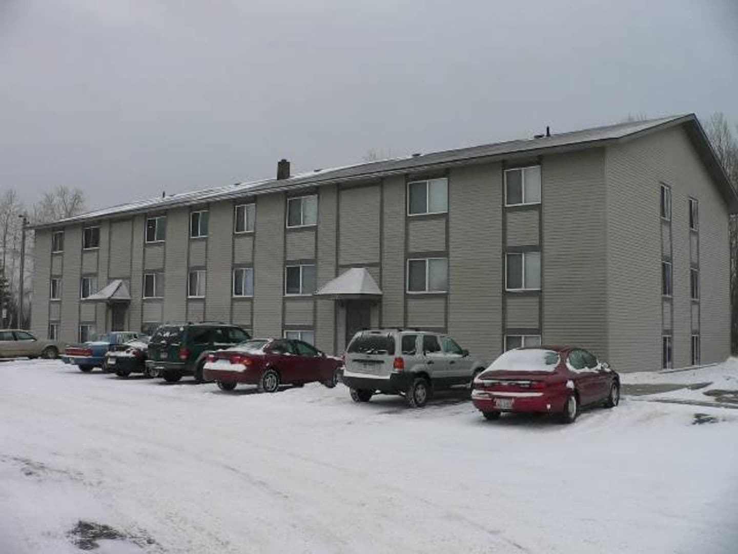 Marquette Apartment: 2040 Presque Isle Ave