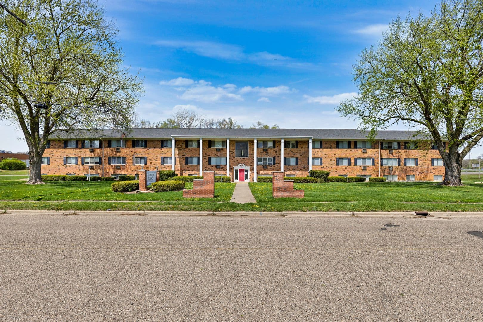 Albion Apartment: 205 E. Watson Street