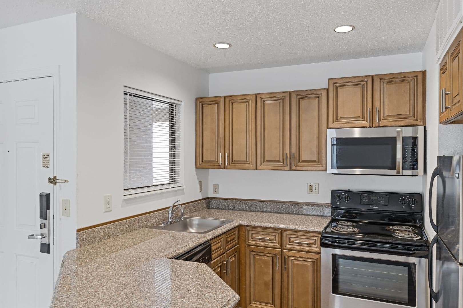 Kalamazoo Apartment: 1500 East Kilgore Road