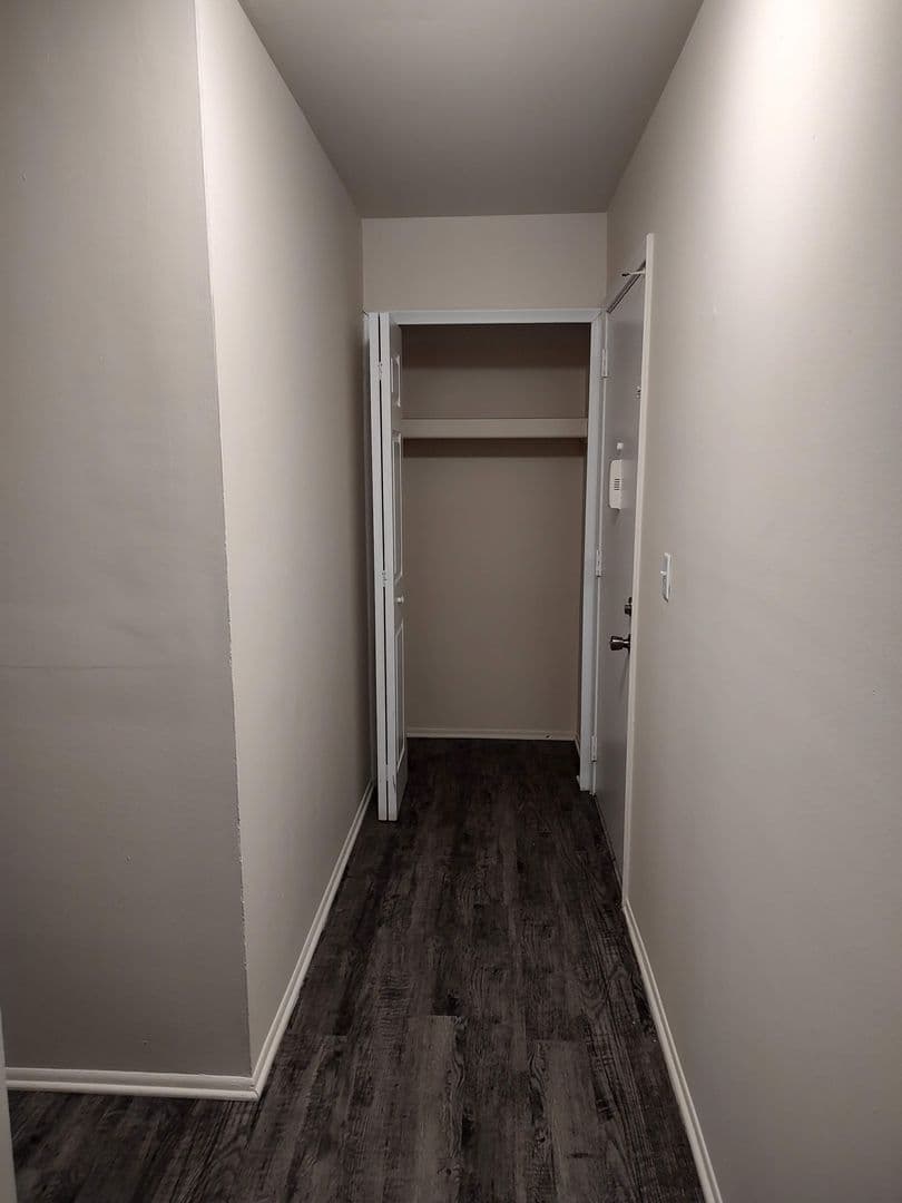 Davison Apartment: 348 E. Clark Street