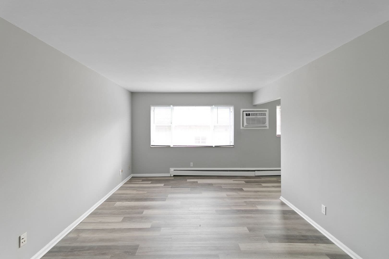 Lansing Apartment: 4221 N. Grand River Ave