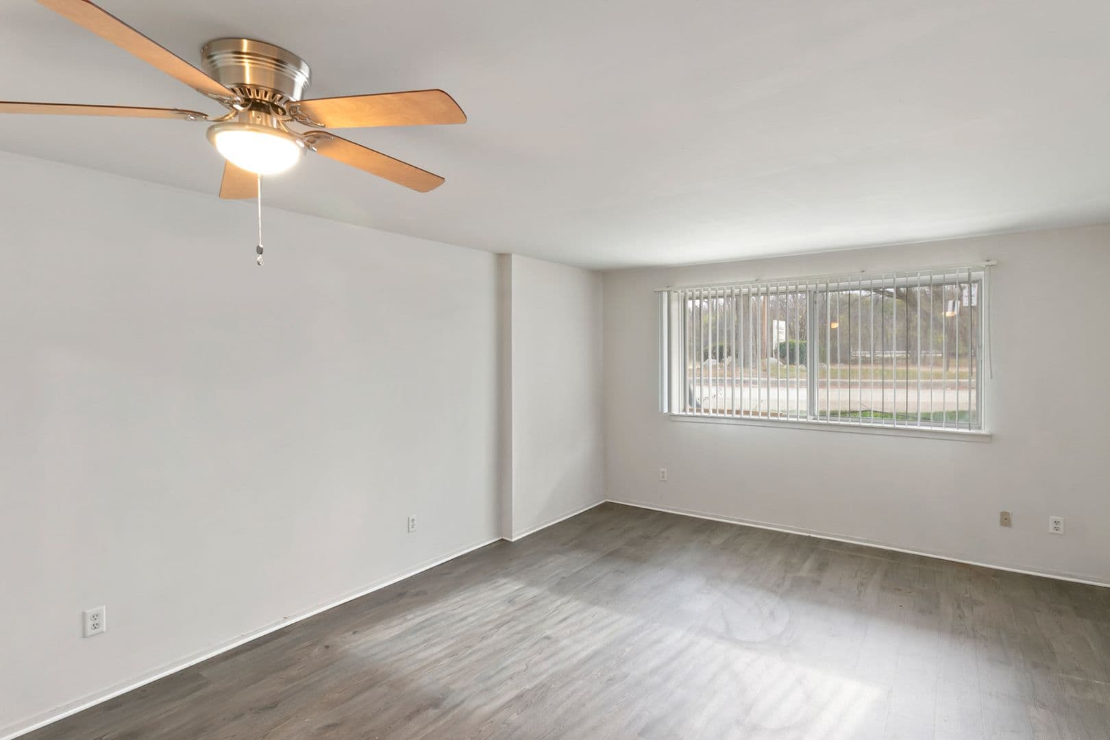 Farmington Hills Apartment: 31600 W. Nine Mile Rd