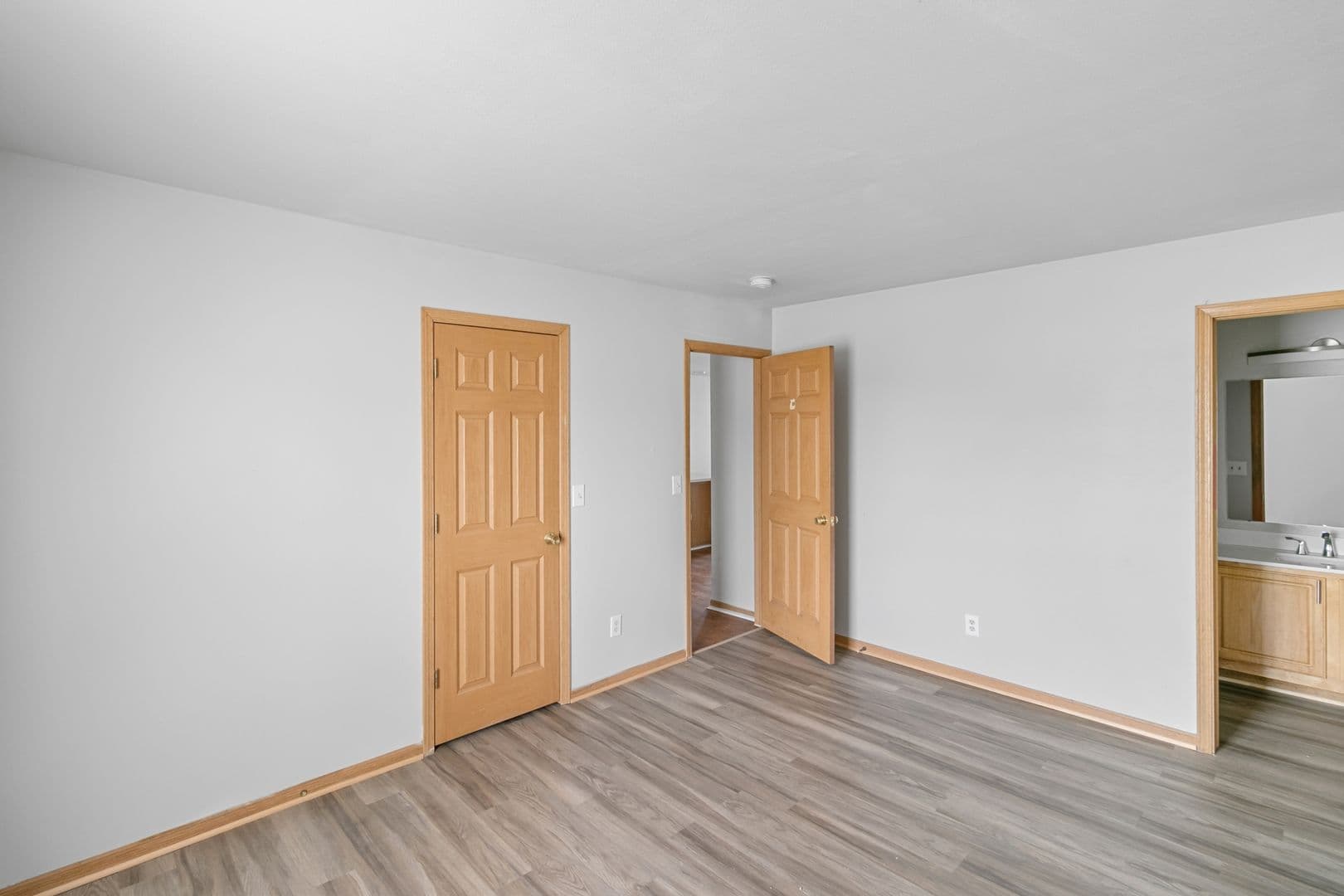 Saginaw Apartment: 2800 Brookwood N.