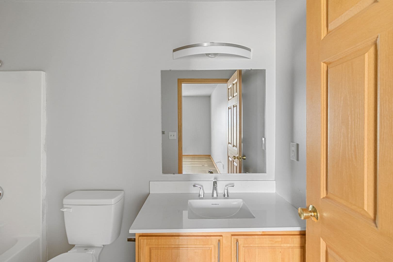 Saginaw Apartment: 2800 Brookwood N.