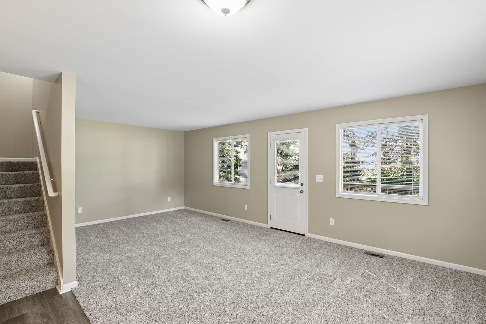 DeWitt Apartment: 270 Brunswick Drive