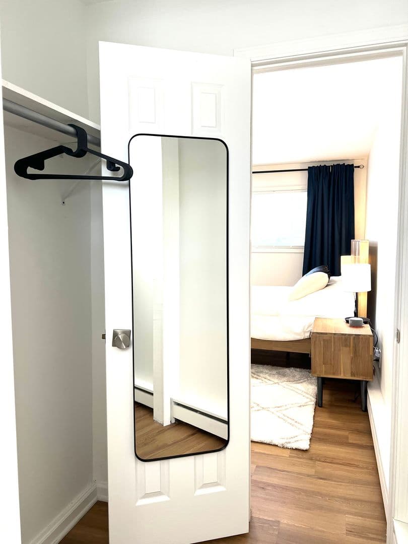Royal Oak Apartment: 4001 W 13 Mile Road