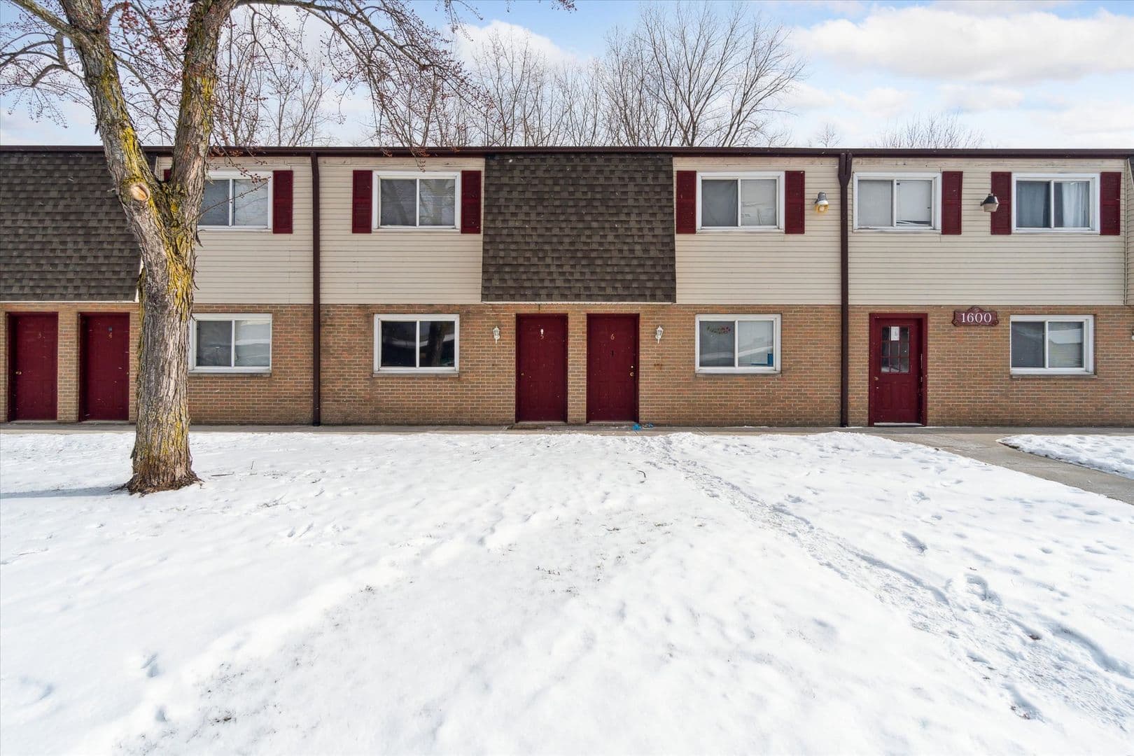 Alma Apartment: 1589 Mary Ct