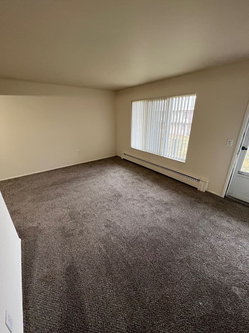 Roseville Apartment: 16435 E 12 Mile Rd