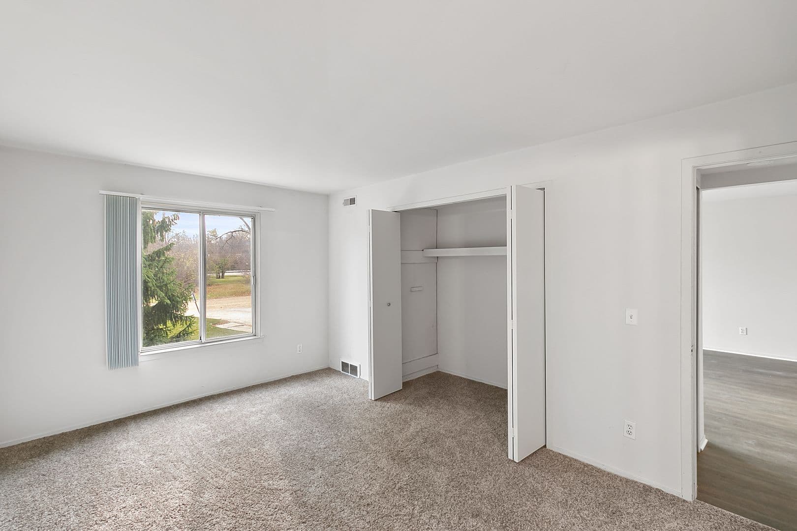 Farmington Hills Apartment: 31600 W. Nine Mile Rd