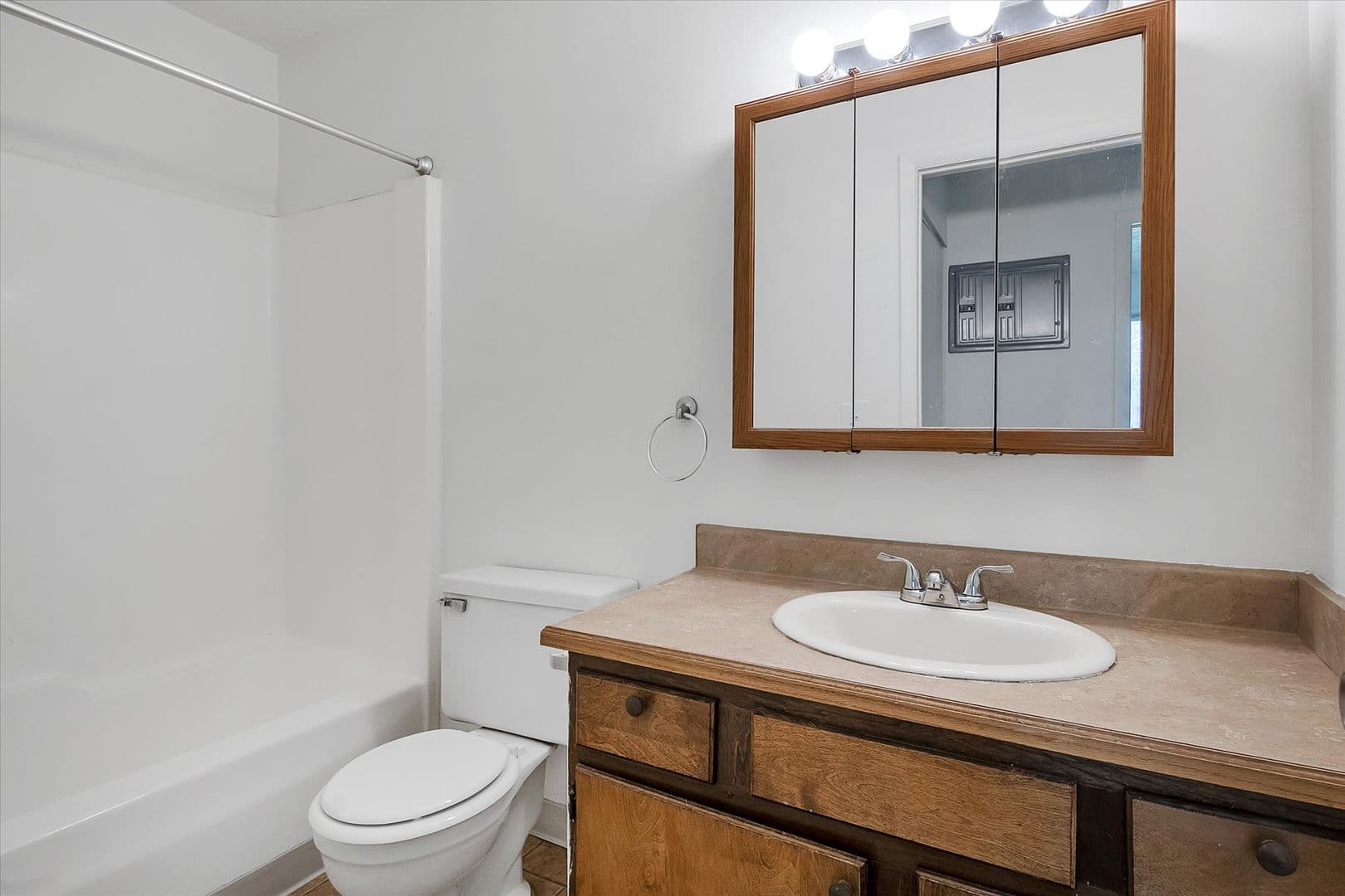 Olivet Apartment: 624 Spruce, 628 Spruce, 700 Spring Street, 706 Spring