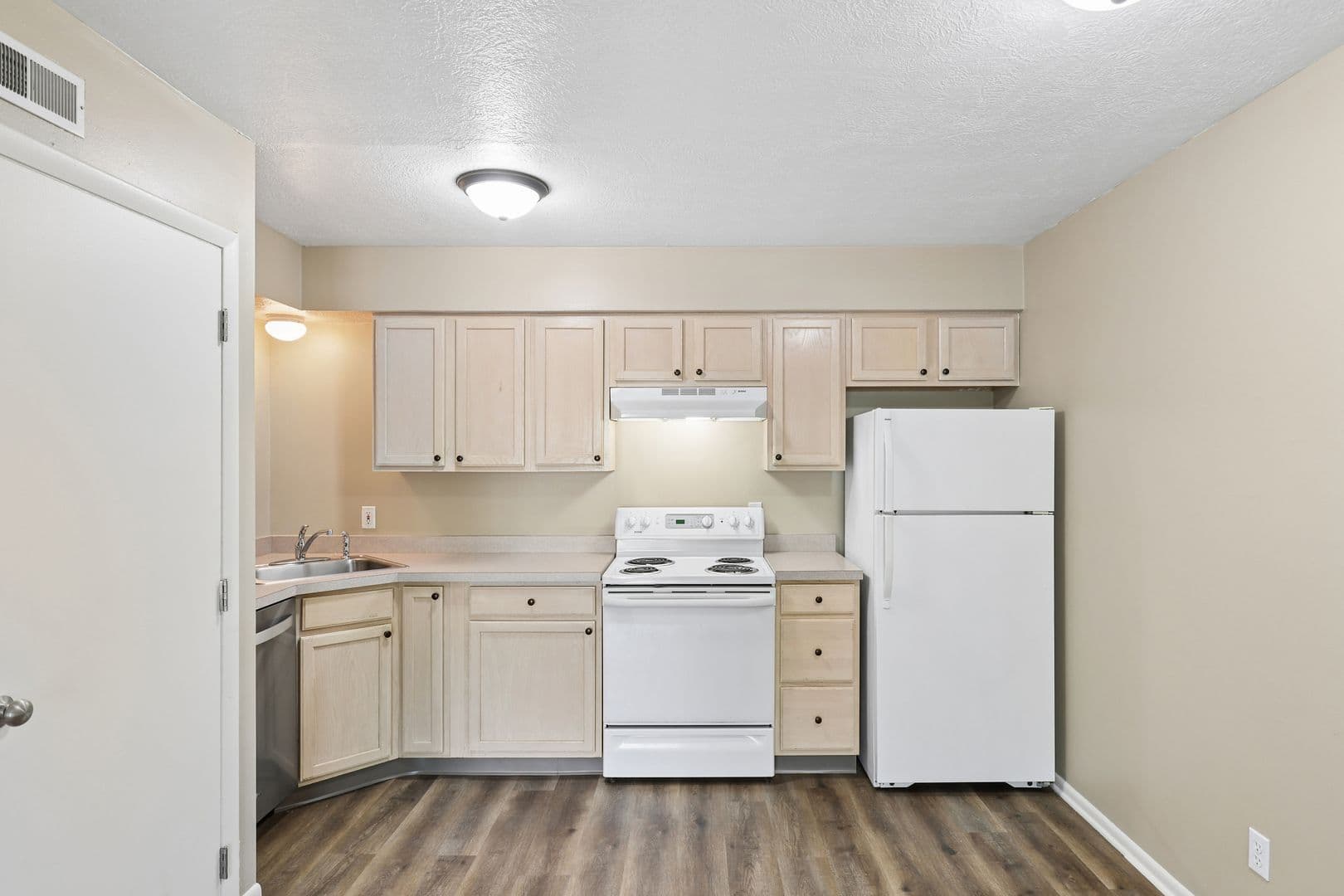 DeWitt Apartment: 270 Brunswick Drive