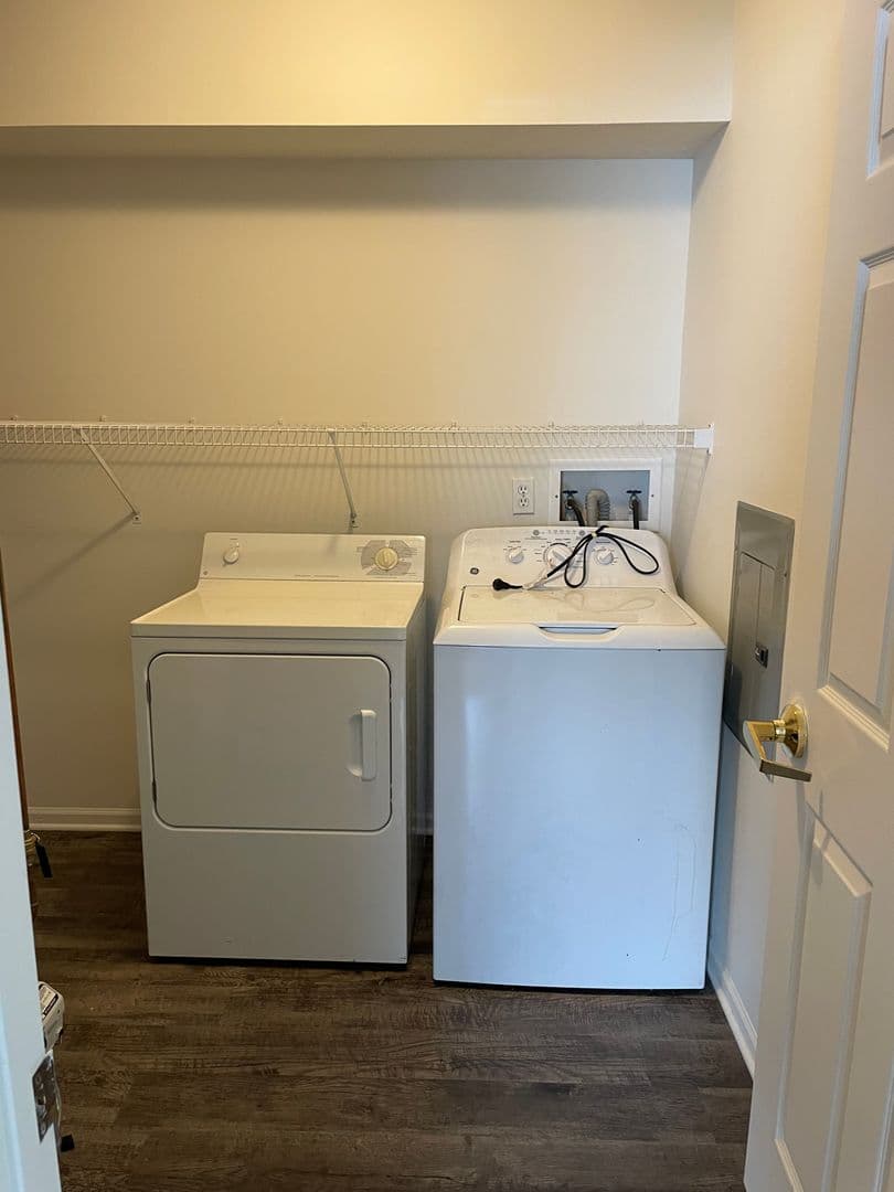 DeWitt Apartment: 840 S. Bridge Street