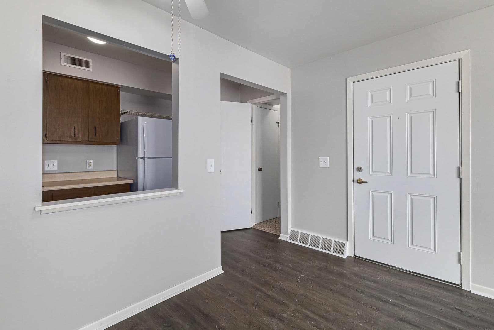 Hemlock Apartment: 1226 North Hemlock Rd
