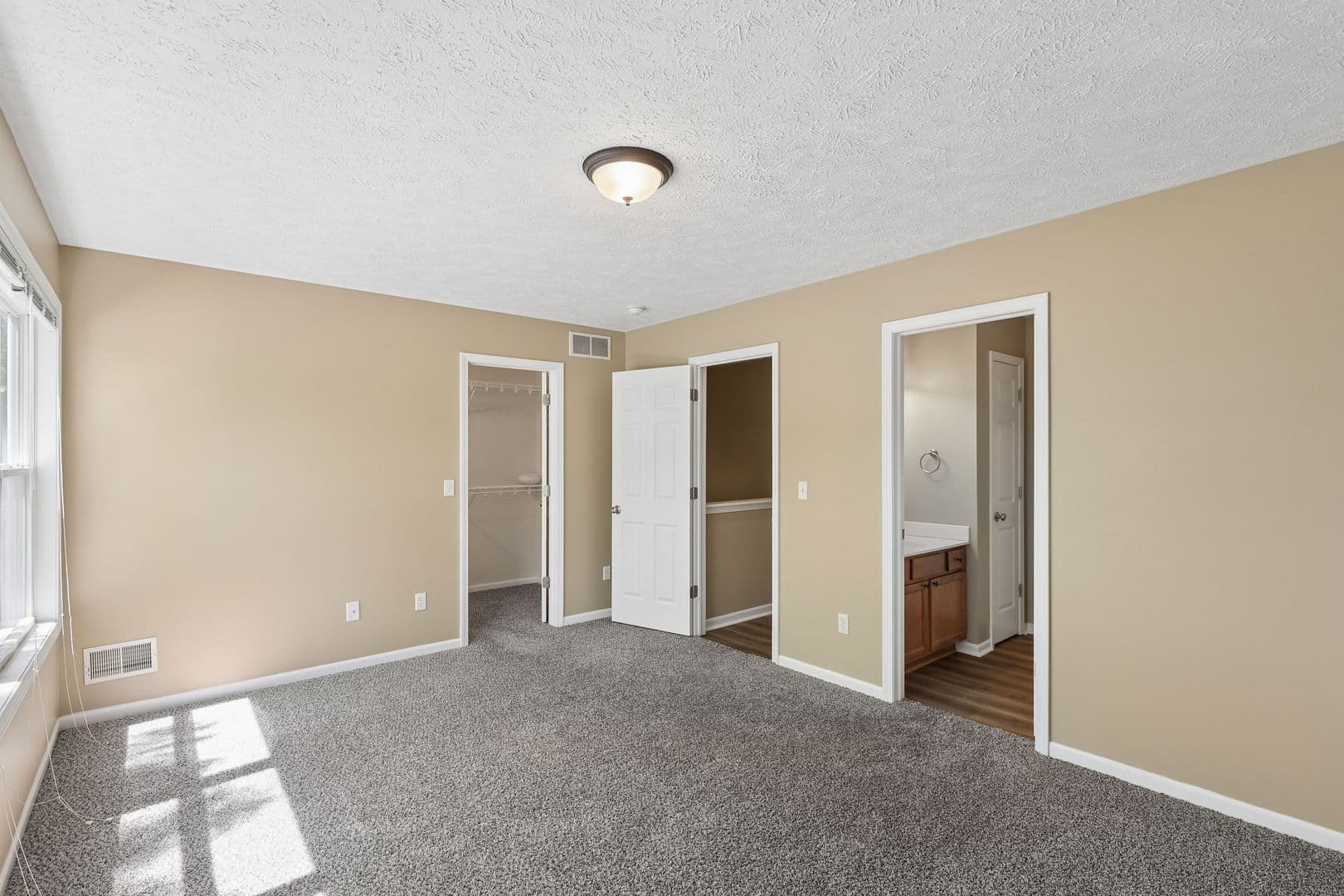 DeWitt Apartment: 270 Brunswick Drive