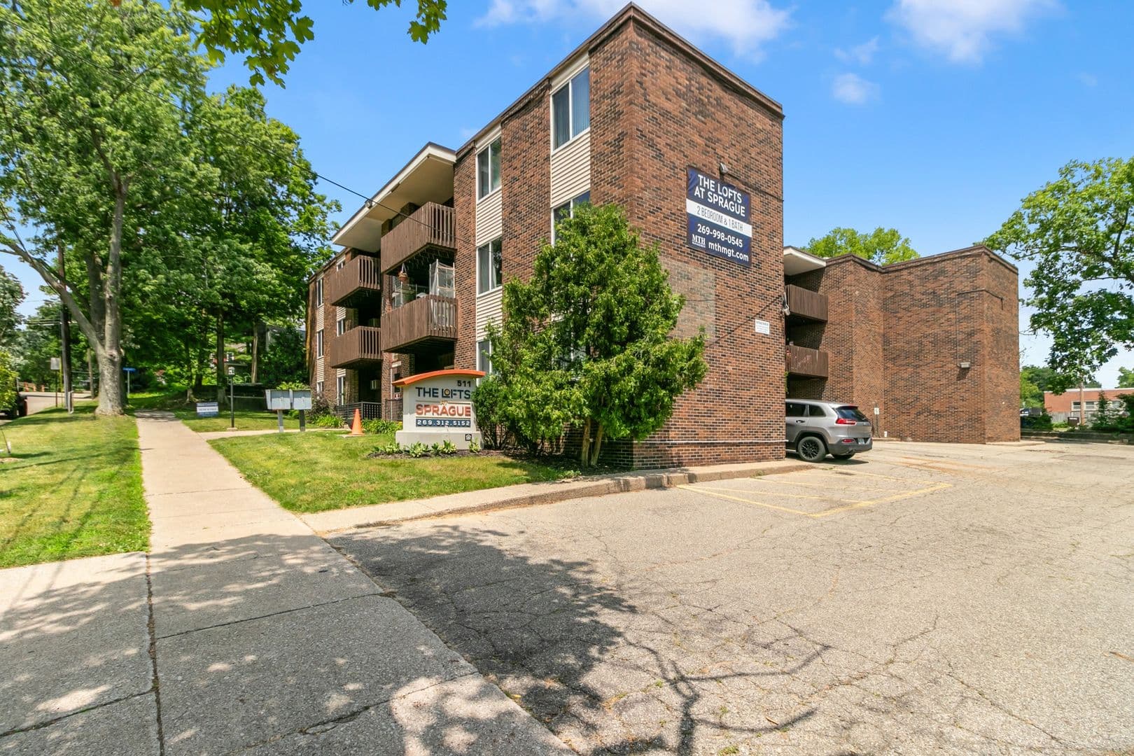 Kalamazoo Apartment: 511 Sprague Avenue
