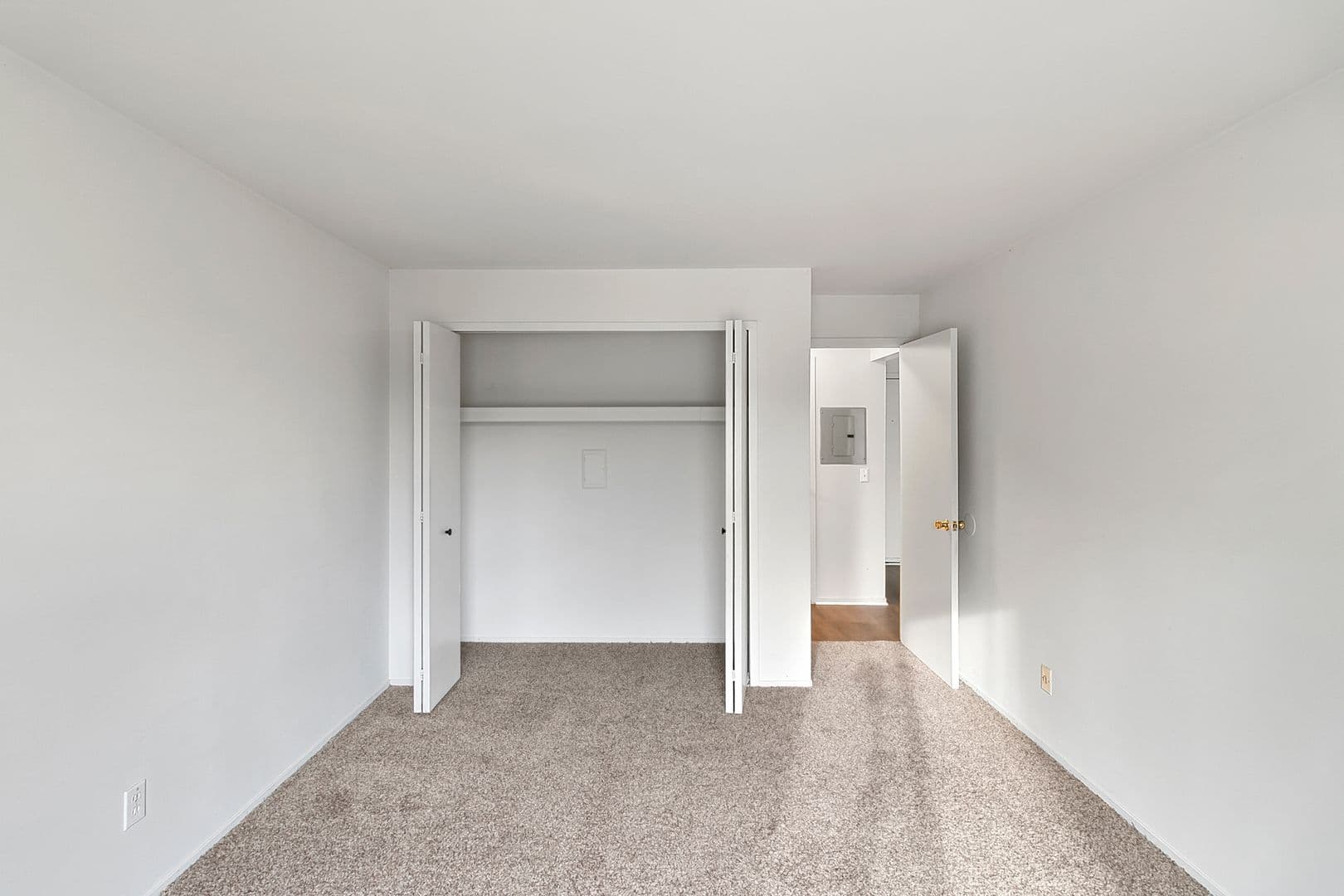 Farmington Hills Apartment: 31600 W. Nine Mile Rd