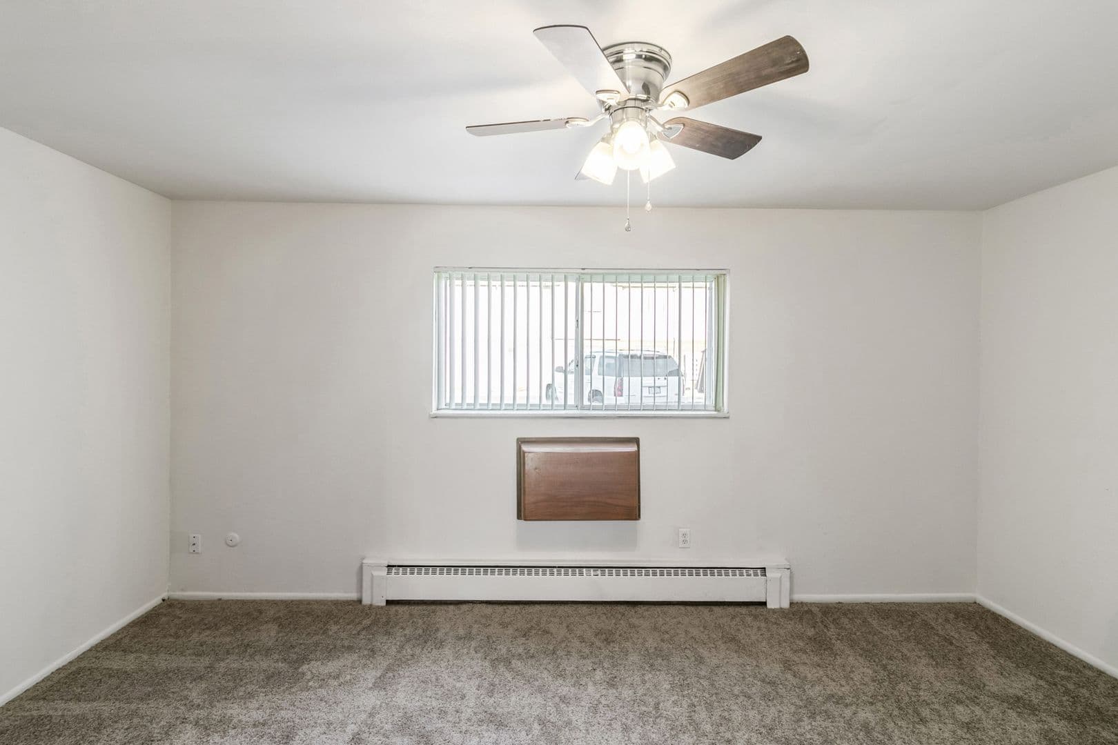 Roseville Apartment: 16435 E 12 Mile Rd
