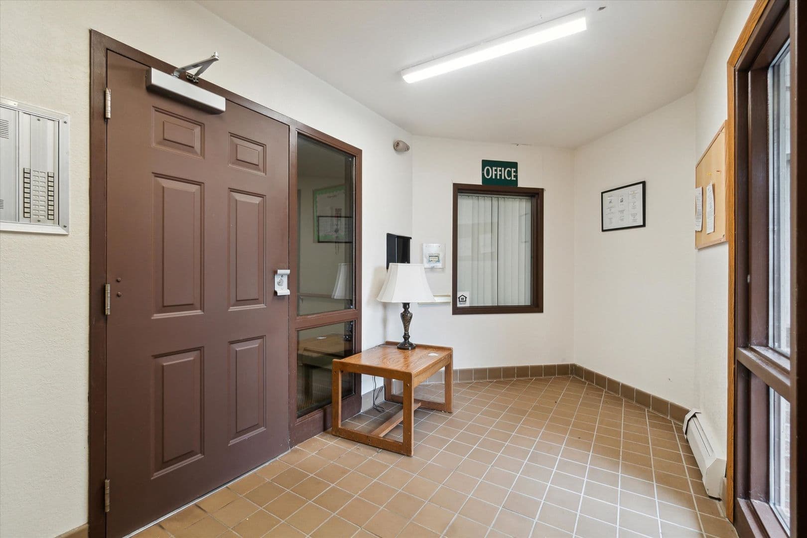 Pewamo Apartment: 140 W North St
