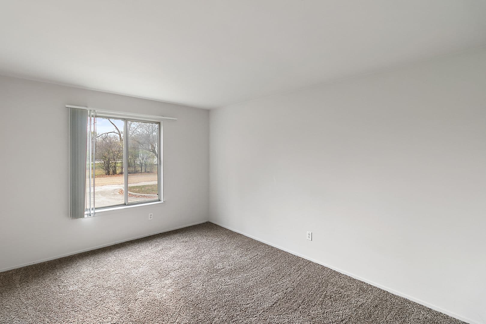 Farmington Hills Apartment: 31600 W. Nine Mile Rd