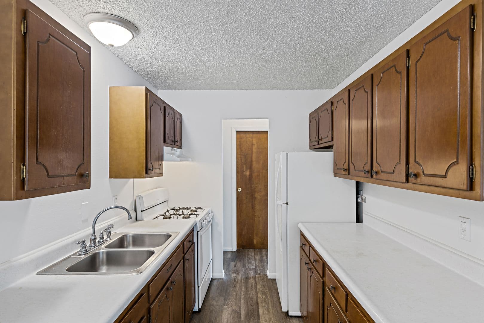 Albion Apartment: 205 E. Watson Street
